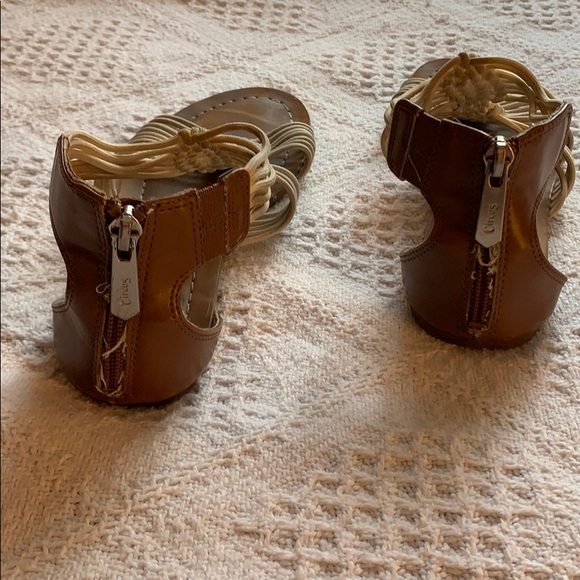 Sandals - Picture 3 of 4